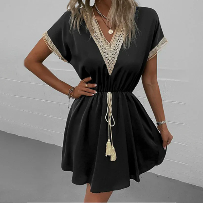 Robe Fluide à Détails Crochet