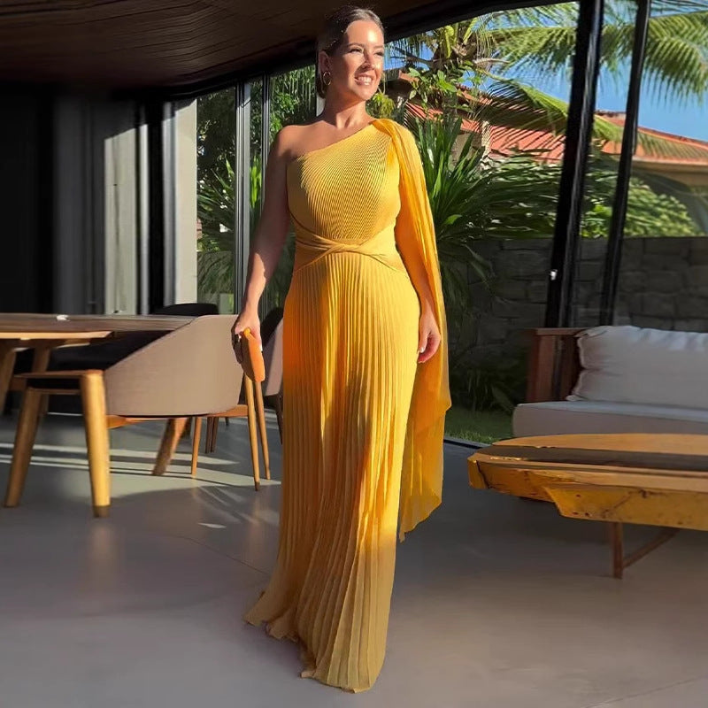 Robe longue plissée asymétrique