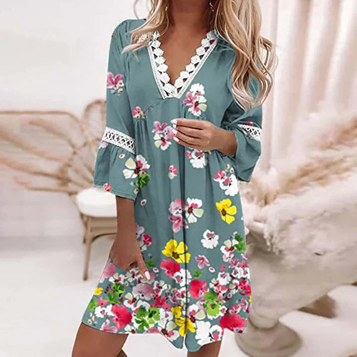 Robe fluide à imprimé baroque et dentelle