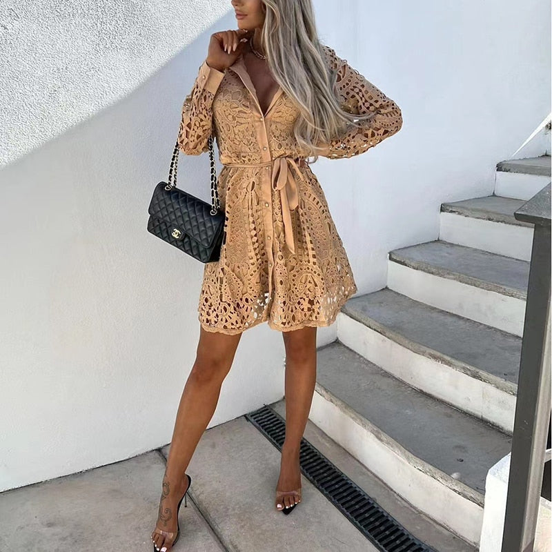 Robe chemise courte brodée
