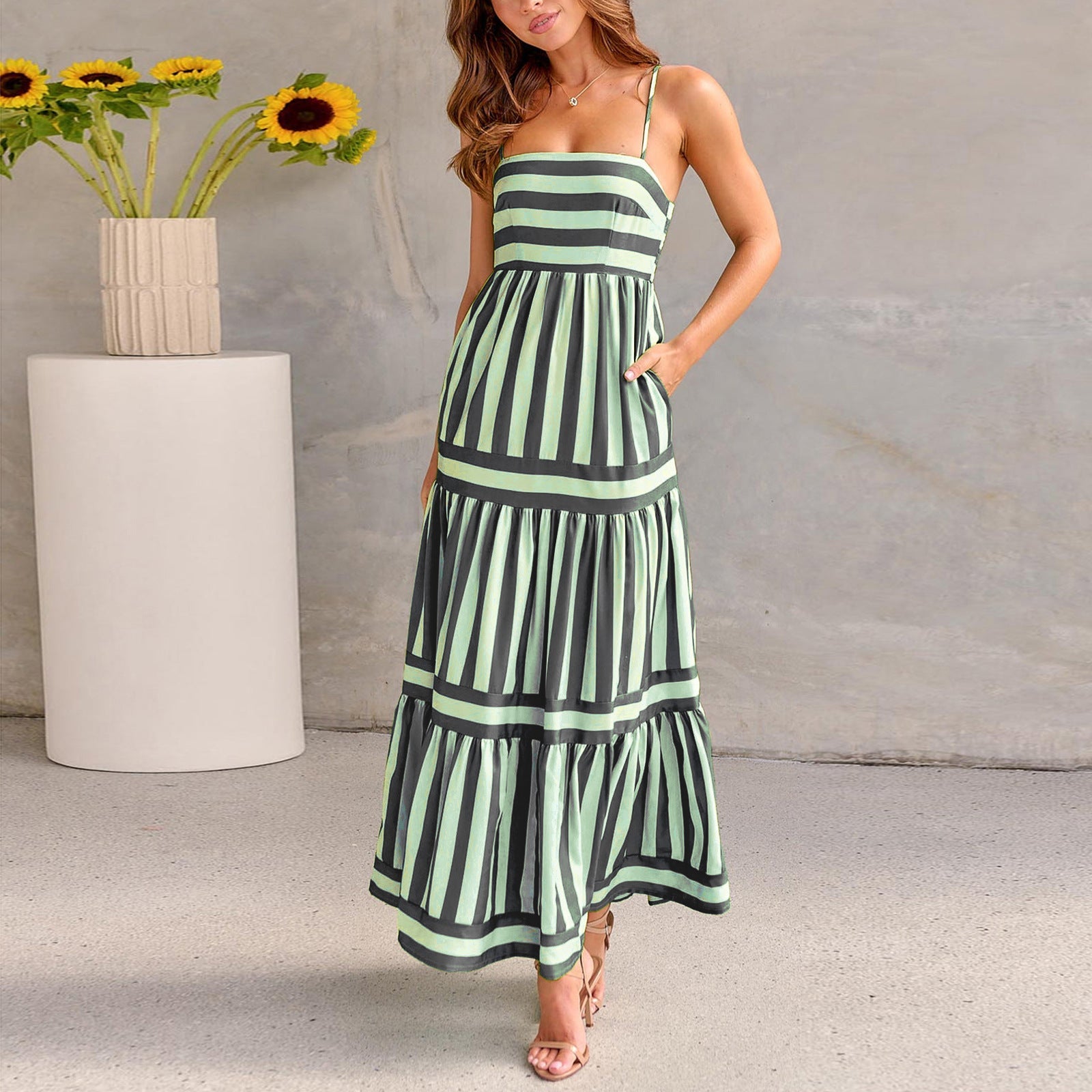 Robe longue à rayures estivales