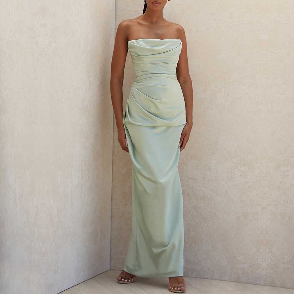Robe Élancée à Drapé Subtil