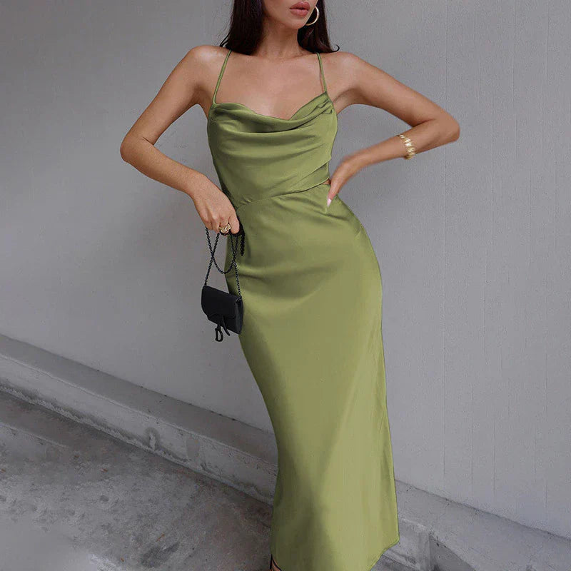 Robe Élégante à Fines Bretelles
