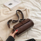 Lavinque Bags Marron foncé / Taille Unique Sac bandoulière en cuir synthétique | Marron | Élégance et praticité