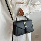 Lavinque Bags Sac Bandoulière Élégant à Boucle Dorée | Noir Classique | Sophistication et Polyvalence