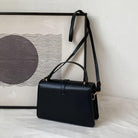 Lavinque Bags Sac Bandoulière Élégant à Boucle Dorée | Noir Classique | Sophistication et Polyvalence