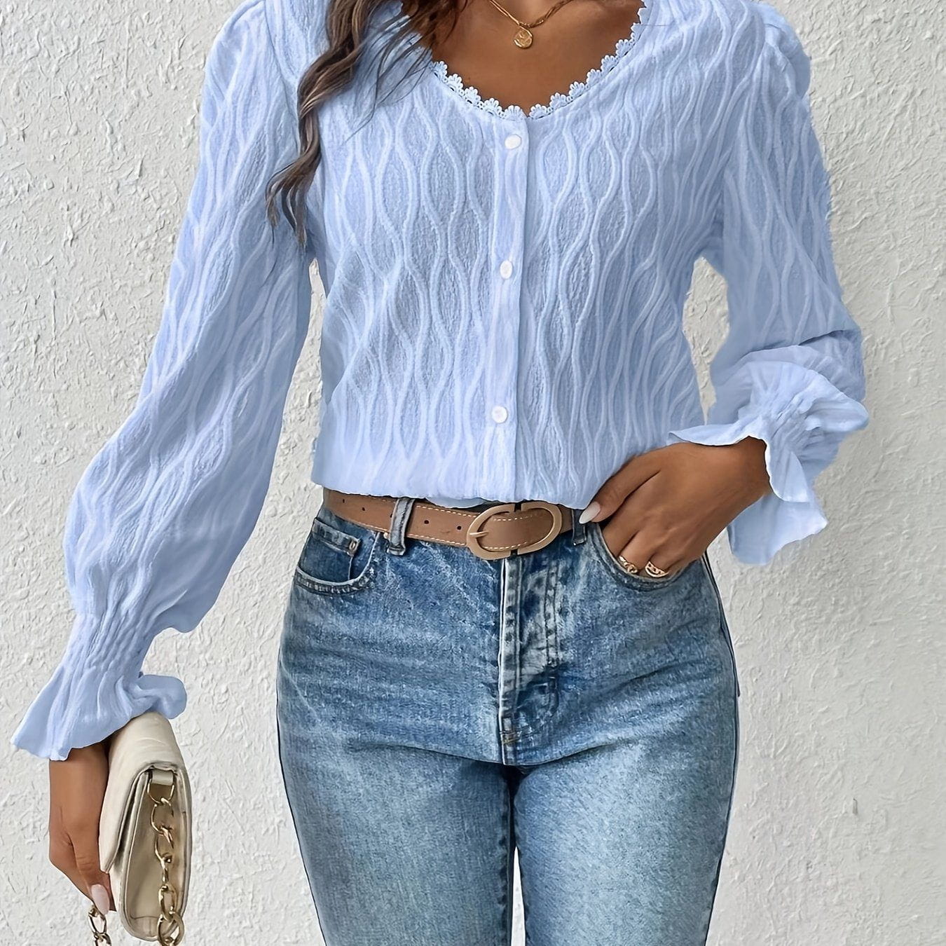 Lavinque Blouse Bleu / S Blouse Texturée Bleu Clair | Élégante & Féminine | Col V et Manches Bouffantes