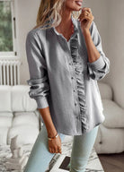 Lavinque Blouses Gris / S Blouse à volants | Bleu clair | Chic et féminine