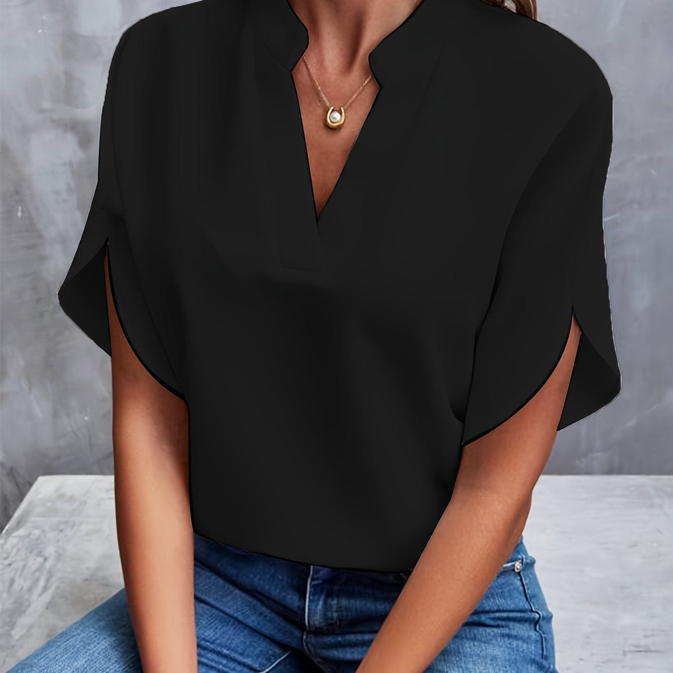 Lavinque Blouses Noir / S Blouse Col Fendu | Élégante | Fluide et Confortable