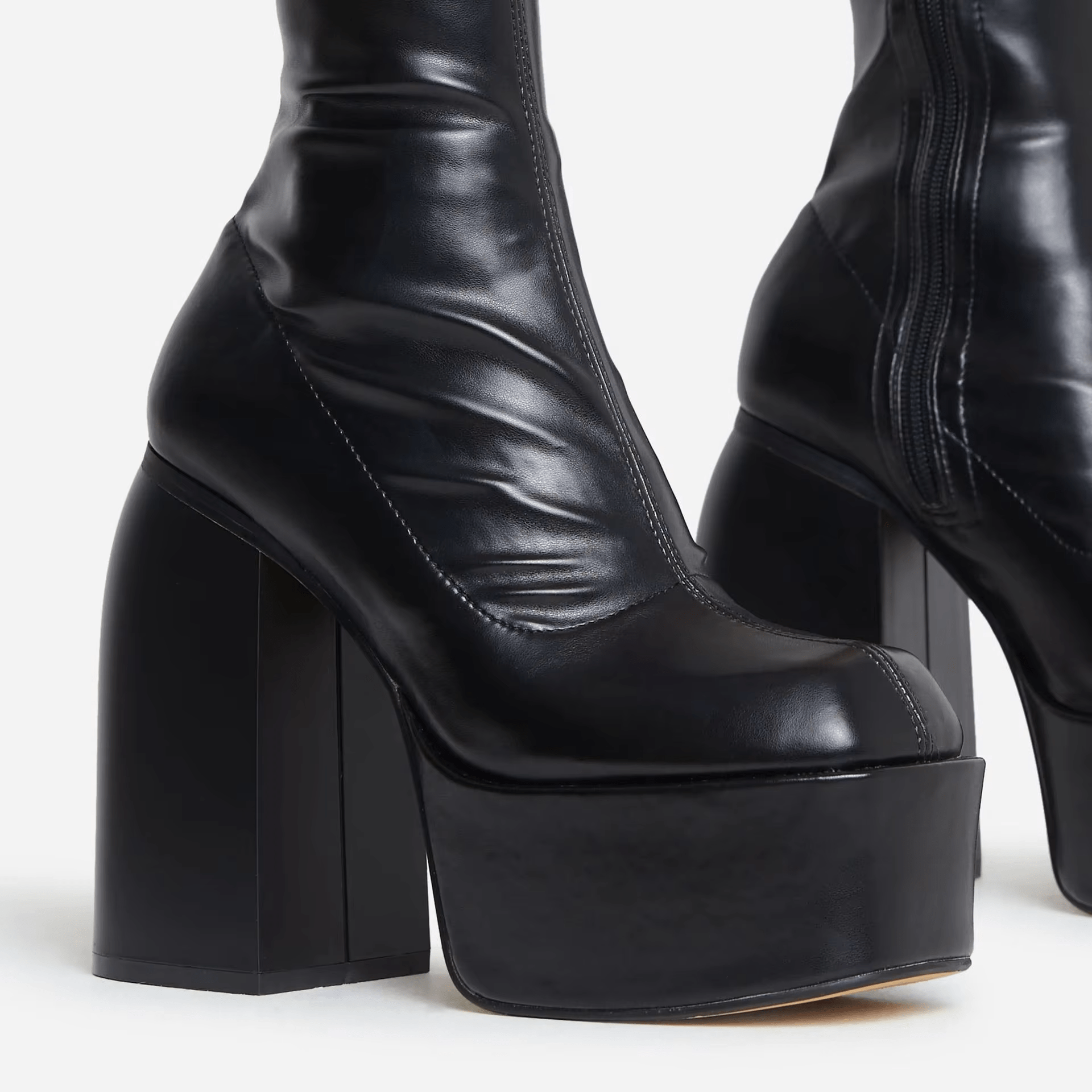 Lavinque Boots Bottines à Talons Épais & Plateforme | Noir Intense | Glam Rock & Puissance Féminine