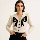 Lavinque Cardigan Cardigan Nœud Contrasté | Blanc & Noir | Style Féminin et Créatif
