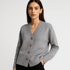 Lavinque Cardigan Gris / S Cardigan Gris | Col V & Boutons Effet Écaille | Maille Douce et Élégante