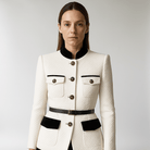 Lavinque Coats & Jacket Veste Blanche Structurée | Détails Noirs & Boutons Dorés | Chic Parisien