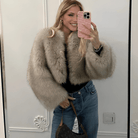 Lavinque Coats & Jacket Veste Courte en Fausse Fourrure | Noire | Glamour et Audacieuse