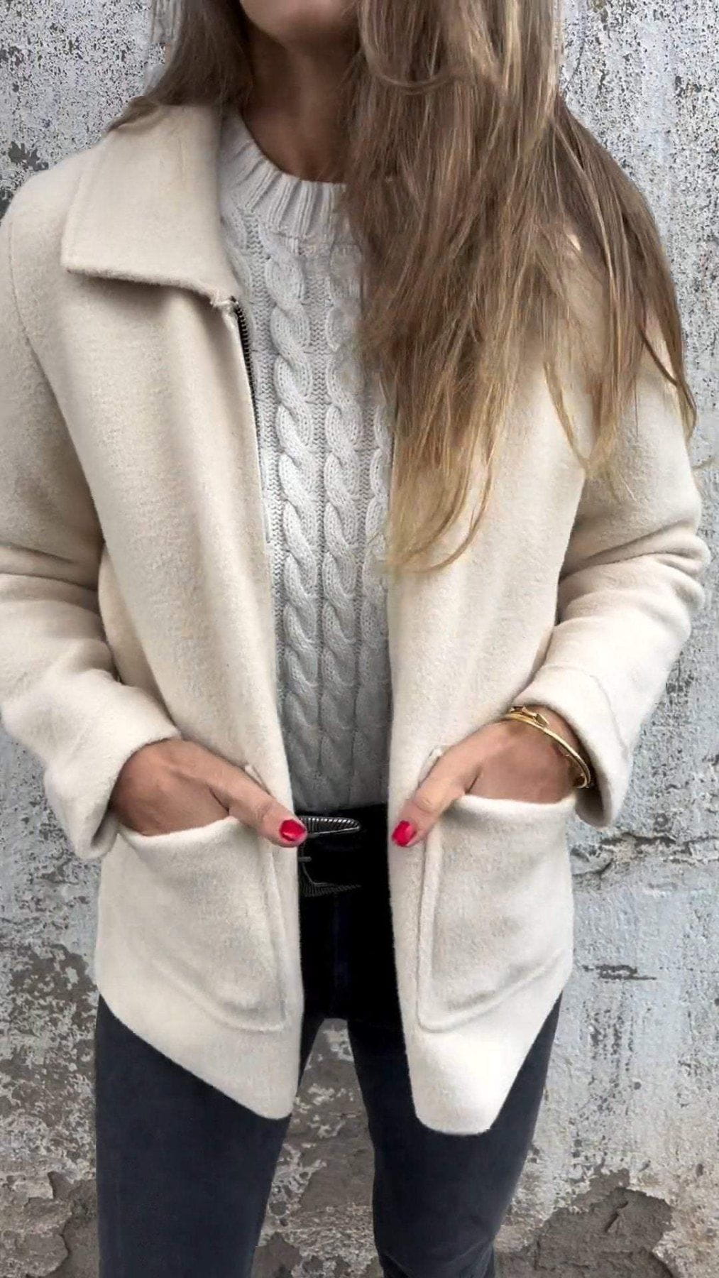Lavinque Coats & Jackets Blanc / S Veste Courte en Laine | Rouge Vif | Dynamique et Confortable