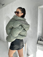 Lavinque Coats & Jackets Doudoune Courte à Capuche | Kaki Clair | Chaude et Tendance
