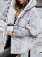 Lavinque Coats & Jackets Gris / S Cape Manteau Doublée en Fausse Fourrure | Beige | Douceur, Volume et Élégance Cocooning