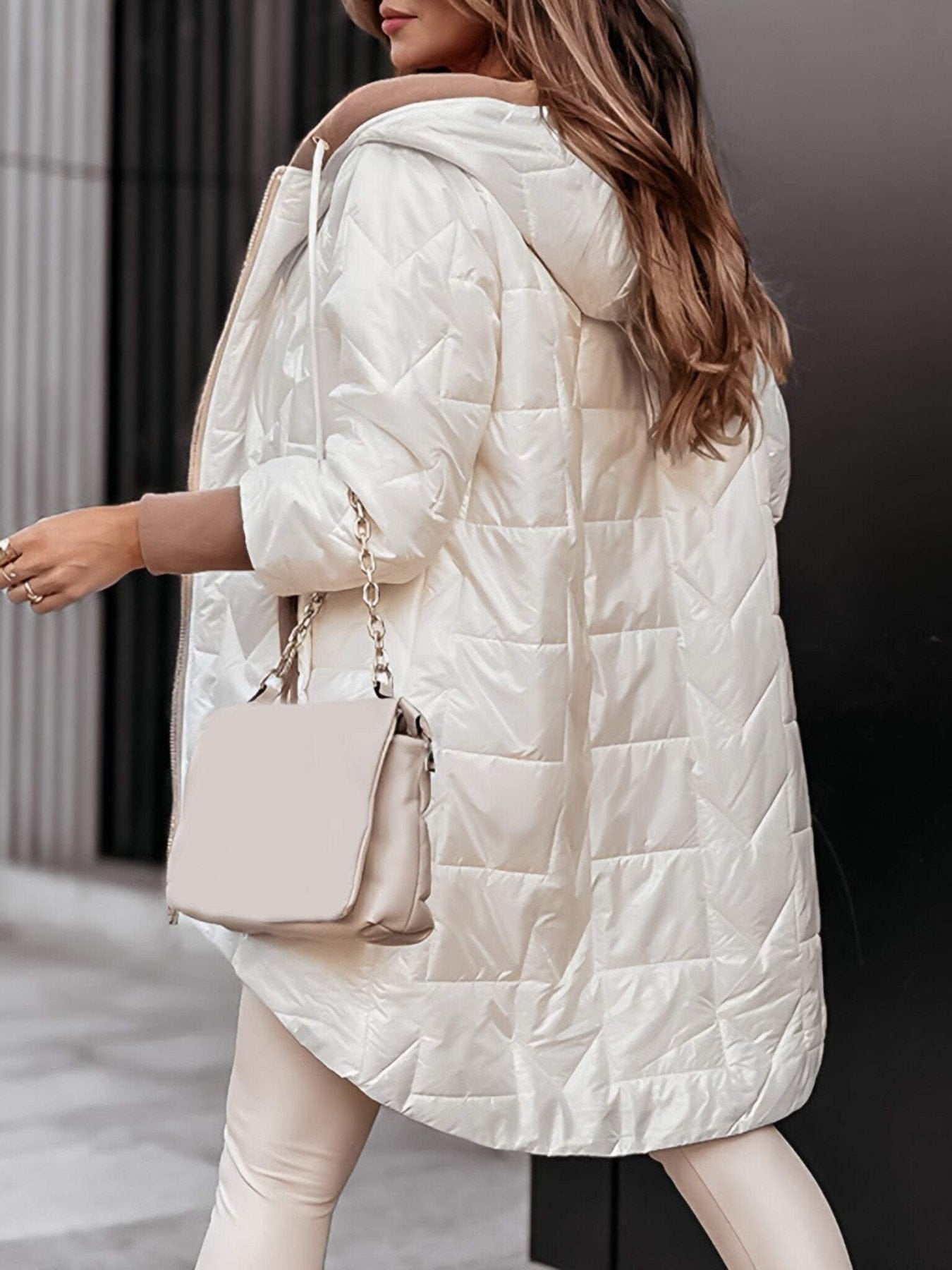 Lavinque Coats & Jackets Manteau Matelassé Long Femme | Effet Cuir Noir | Moderne et Protecteur