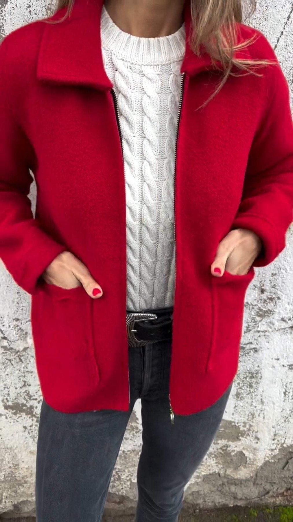 Lavinque Coats & Jackets Veste Courte en Laine | Rouge Vif | Dynamique et Confortable