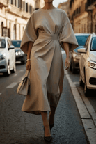 Lavinque Dress Beige / S Robe Élégante | Noire | Manches Amples et Ceinture Structurée