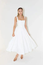 Lavinque Dress Blanc / XS Robe Longue Évasée | Élégante | Fluide et Intemporelle