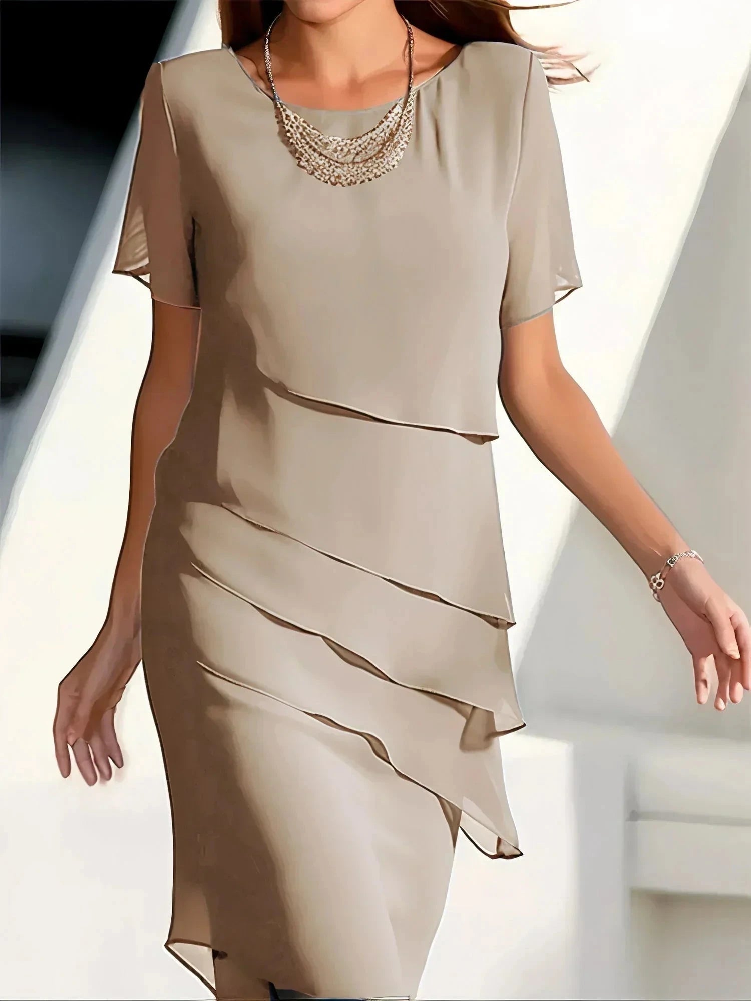 Lavinque Dress Kaki / S Robe Bleue à Étages | Coupe Droite & Fluide | Élégance Asymétrique