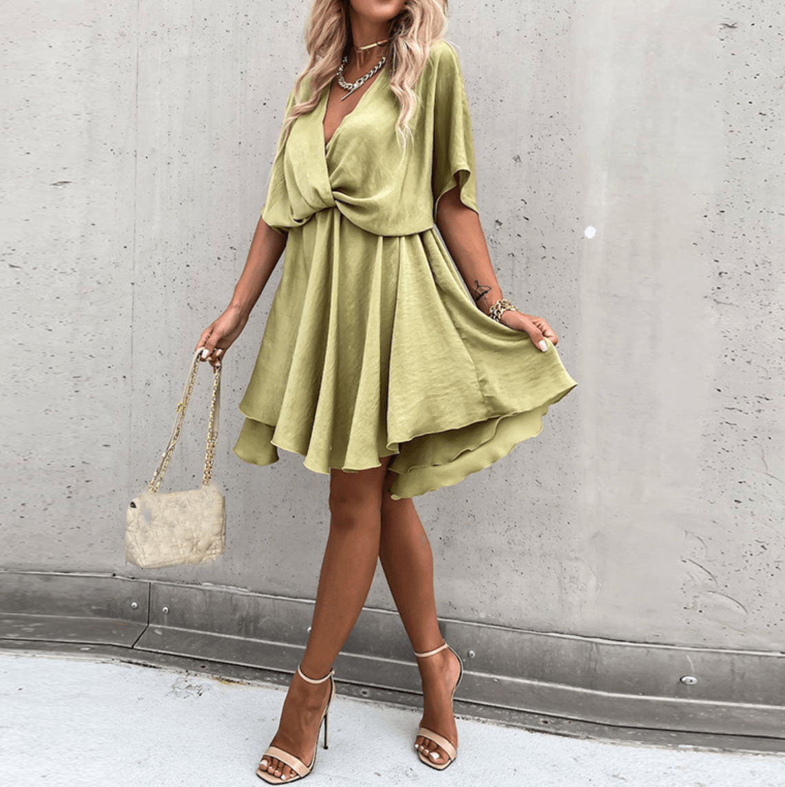 Lavinque Dress Kaki / S Robe Courte Satinée | Fluide | Légère et Élégante