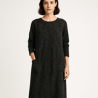 Lavinque Dress Noir / M Robe Noire Décontractée | Manches Longues | Motif Ton sur Ton