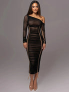 Lavinque Dress Noir / S Robe Asymétrique Beige | Moulante | Audacieuse et Élégante