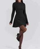 Lavinque Dress Noir / S Robe Courte Noire | Col Haut & Manches Longues | Chic Minimaliste