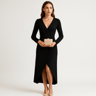 Lavinque Dress Noir / S Robe Noire Élégante | Décolleté Cache-Cœur | Mi-Longue Asymétrique