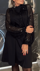 Lavinque Dress Noir / S Robe Noire Élégante | Manches Sequins | Col Lavallière Chic