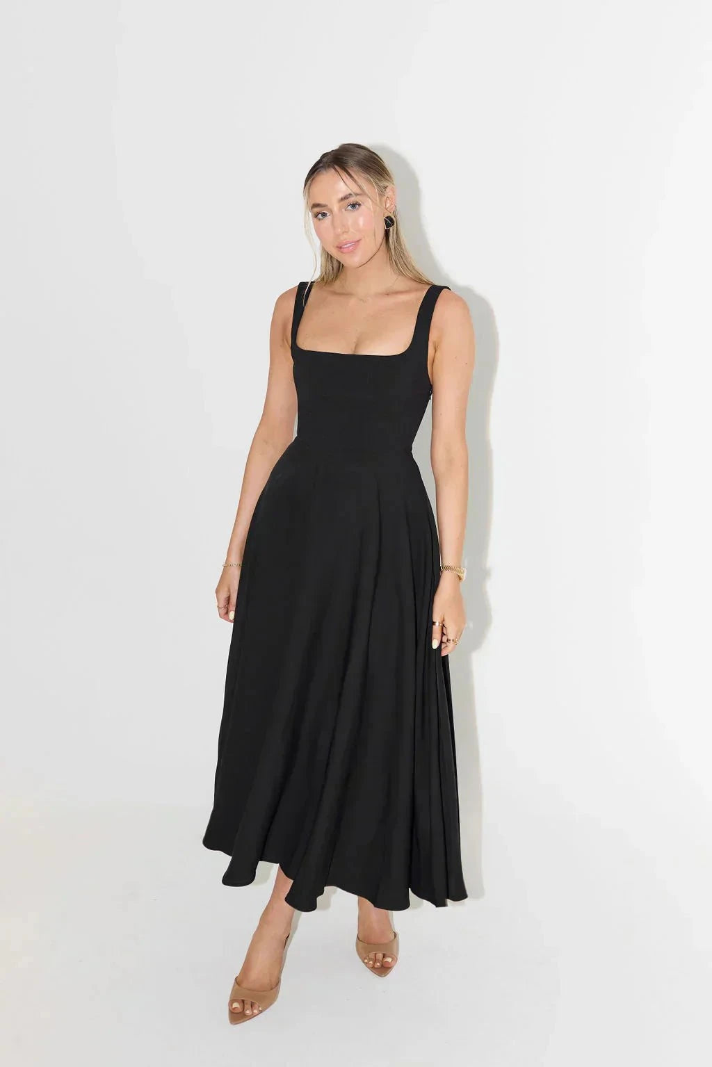 Lavinque Dress Noir / XS Robe Longue Évasée | Élégante | Fluide et Intemporelle