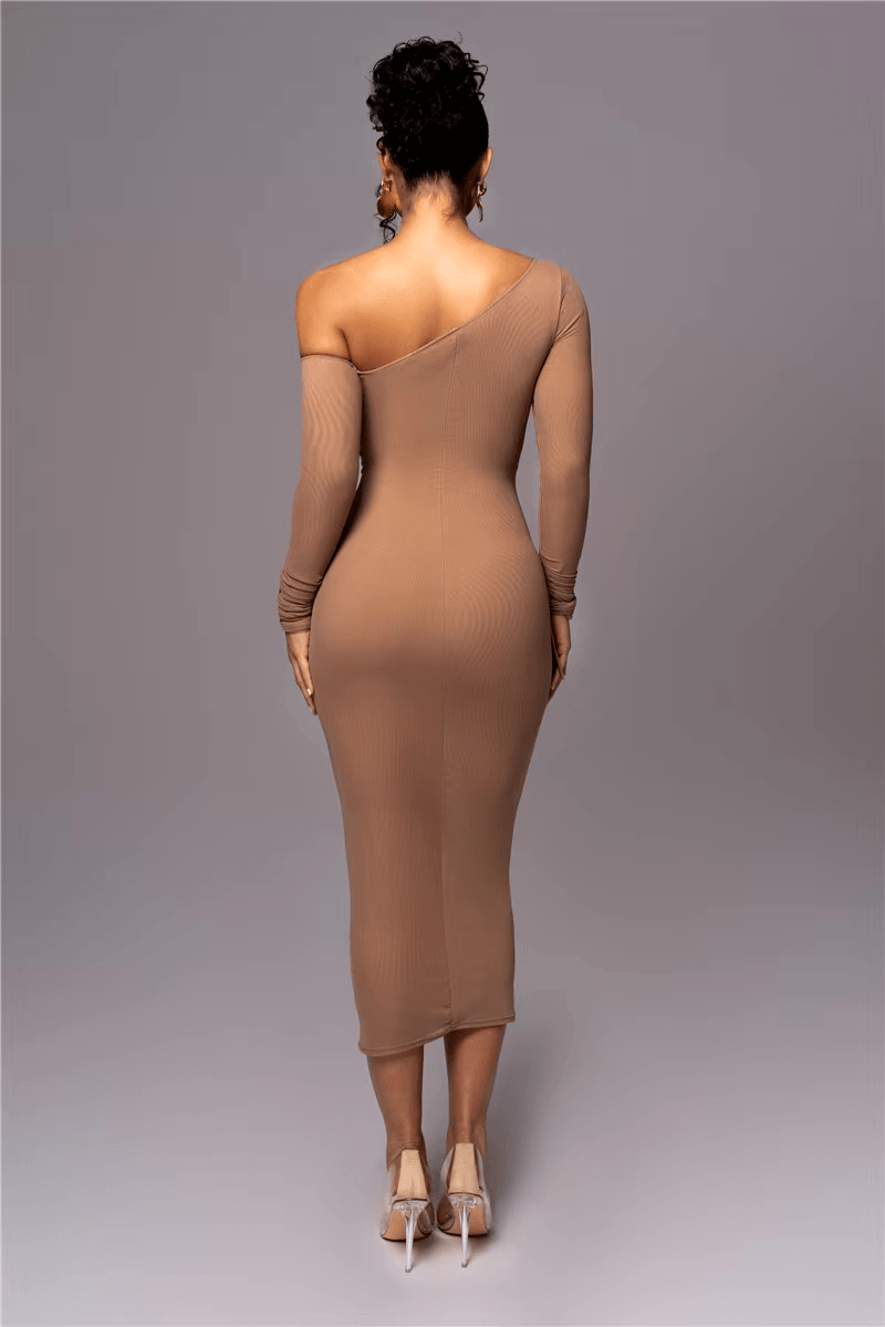 Lavinque Dress Robe Asymétrique Beige | Moulante | Audacieuse et Élégante