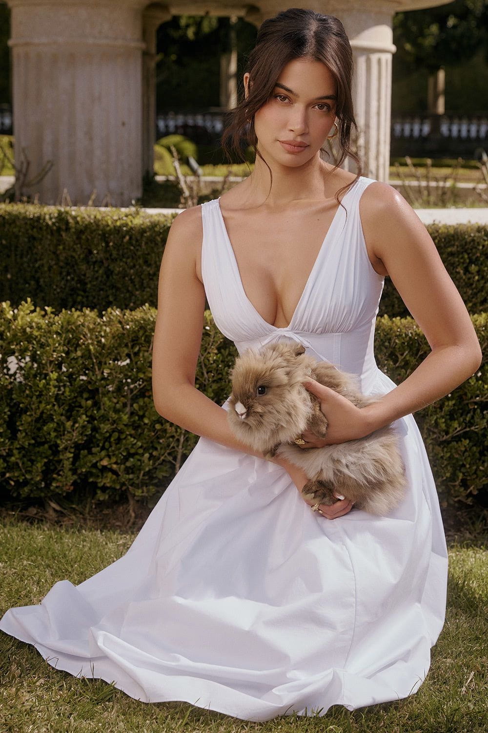 Lavinque Dress Robe Blanche Évasée | Décolleté V | Légère et Élégante