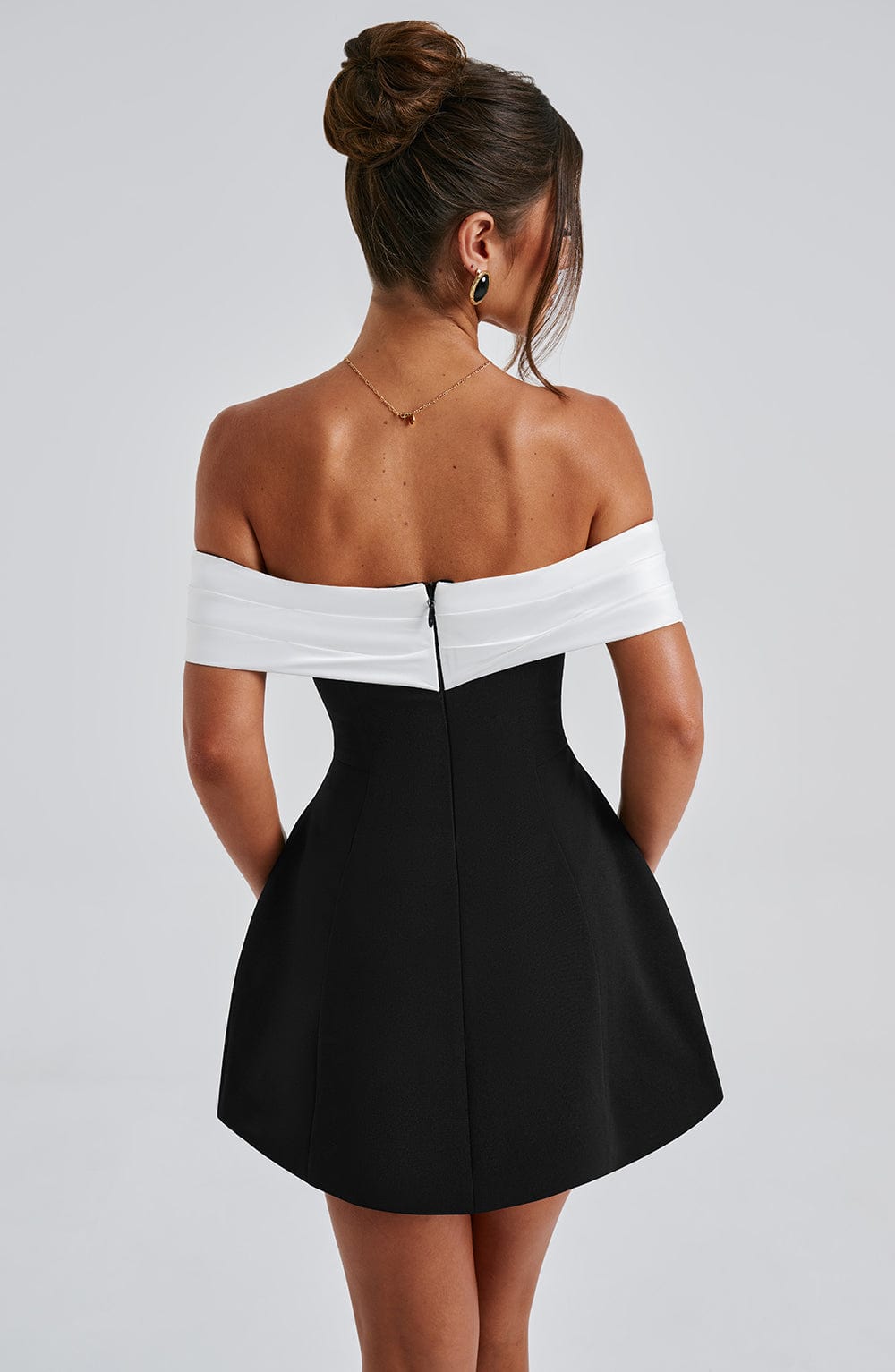 Lavinque Dress Robe Courte Bicolore | Épaules Dénudées | Élégante et Sophistiquée
