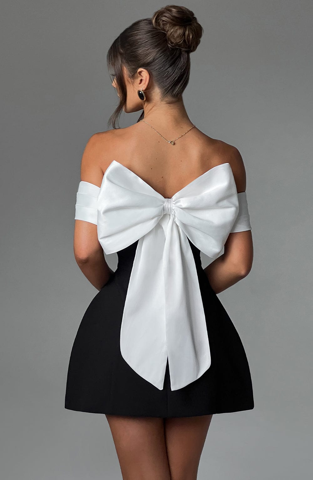 Lavinque Dress Robe Courte Bicolore | Épaules Dénudées | Élégante et Sophistiquée