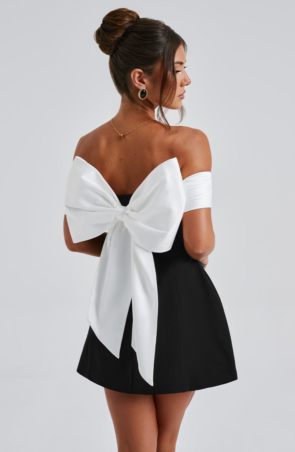 Lavinque Dress Robe Courte Bicolore | Épaules Dénudées | Élégante et Sophistiquée