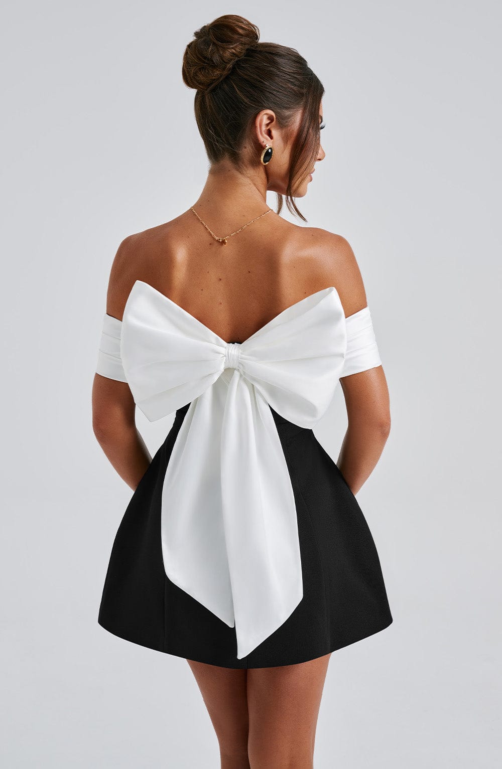 Lavinque Dress Robe Courte Bicolore | Épaules Dénudées | Élégante et Sophistiquée