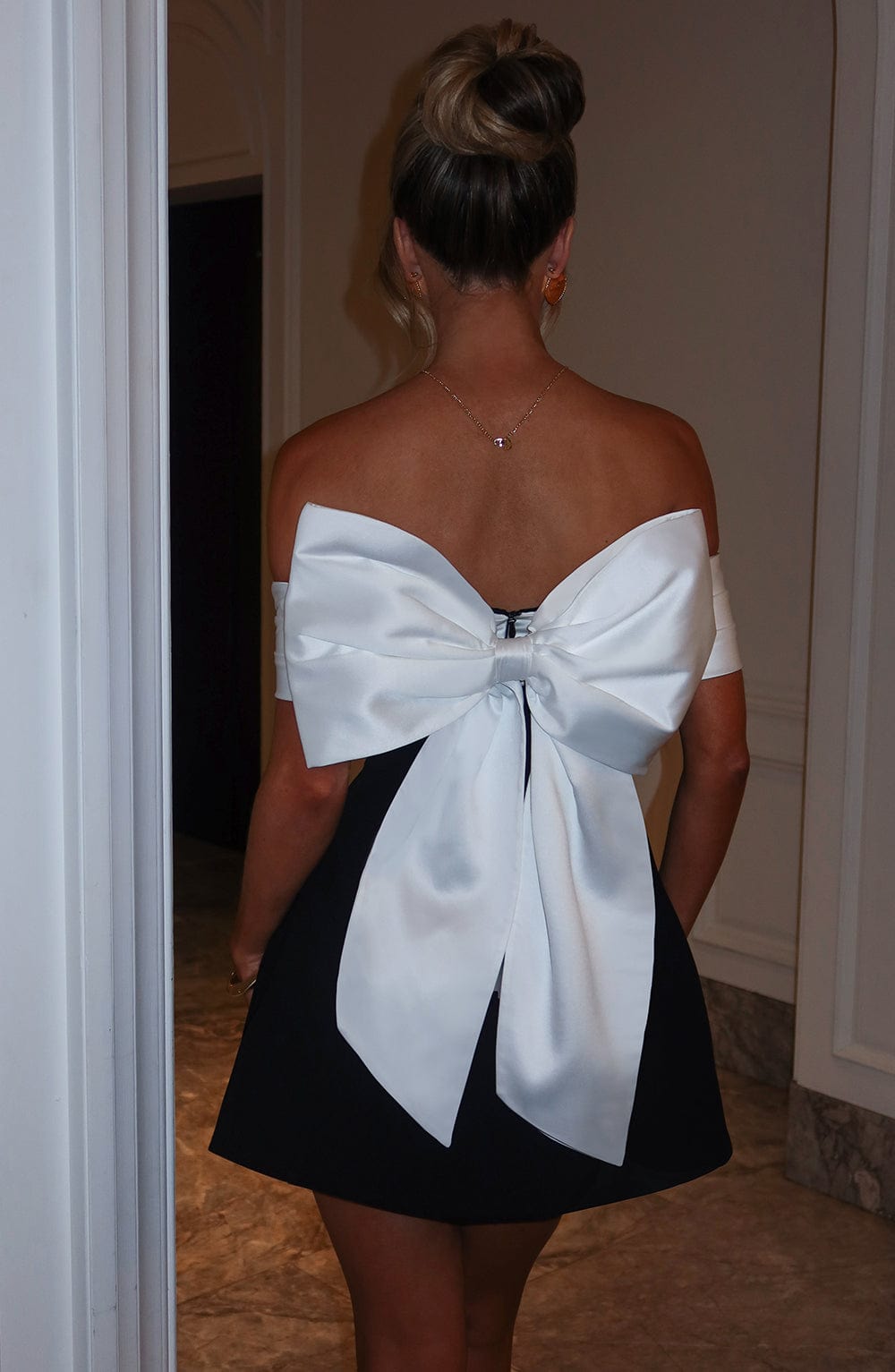 Lavinque Dress Robe Courte Bicolore | Épaules Dénudées | Élégante et Sophistiquée