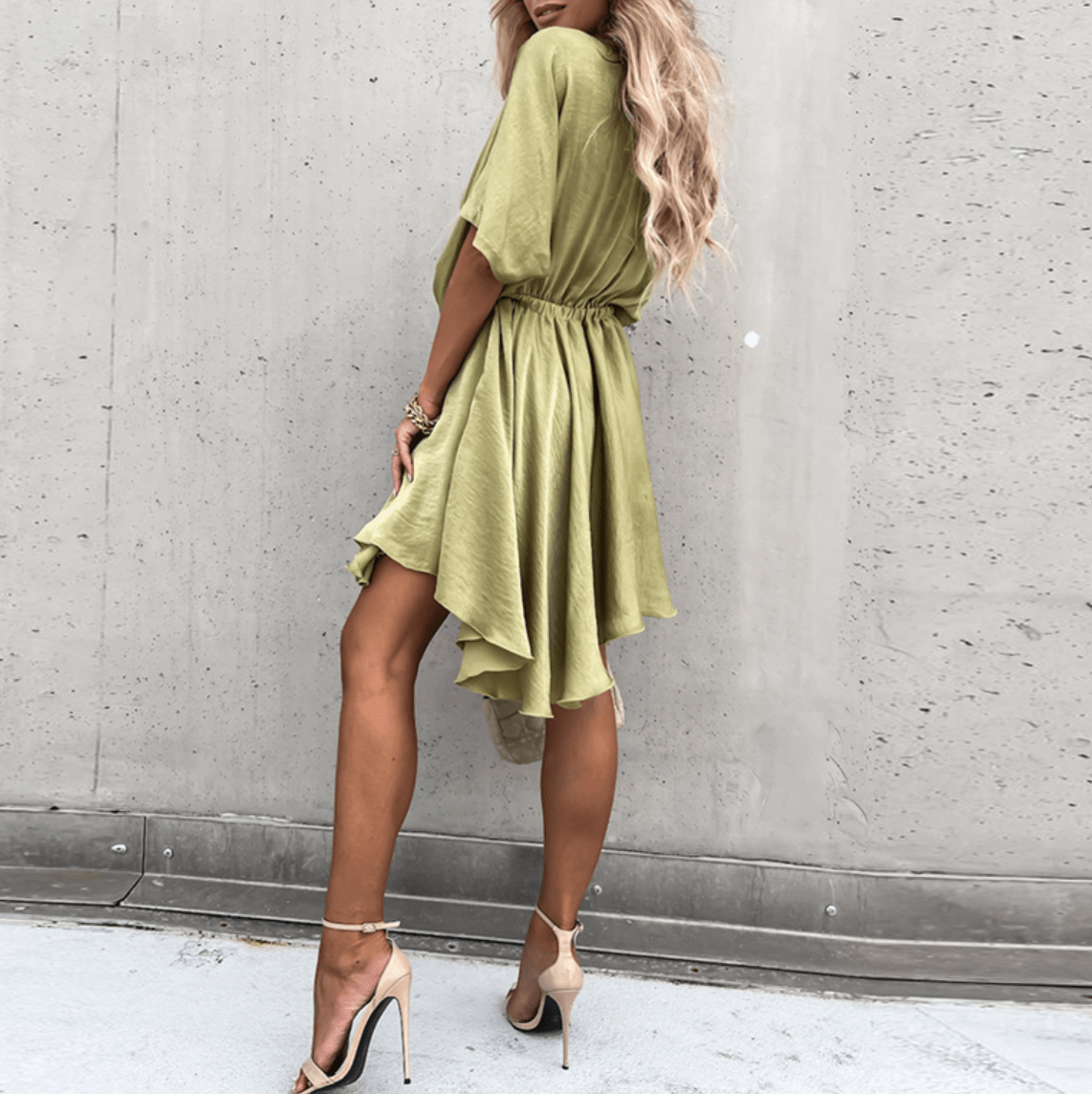 Lavinque Dress Robe Courte Satinée | Fluide | Légère et Élégante
