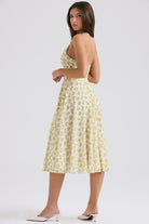 Lavinque Dress Robe Dos Nu à Fleurs | Jaune Pastel | Fraîche et Vintage