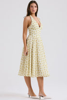 Lavinque Dress Robe Dos Nu à Fleurs | Jaune Pastel | Fraîche et Vintage