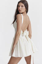 Lavinque Dress Robe Dos Nu | Crème | Élégante et Féminine