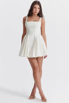 Lavinque Dress Robe Évasée à Bretelles | Élégance & Modernité | Look Sophistiqué