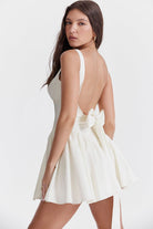 Lavinque Dress Robe Évasée à Bretelles | Élégance & Modernité | Look Sophistiqué
