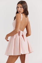 Lavinque Dress Robe Évasée à Bretelles | Élégance & Modernité | Look Sophistiqué