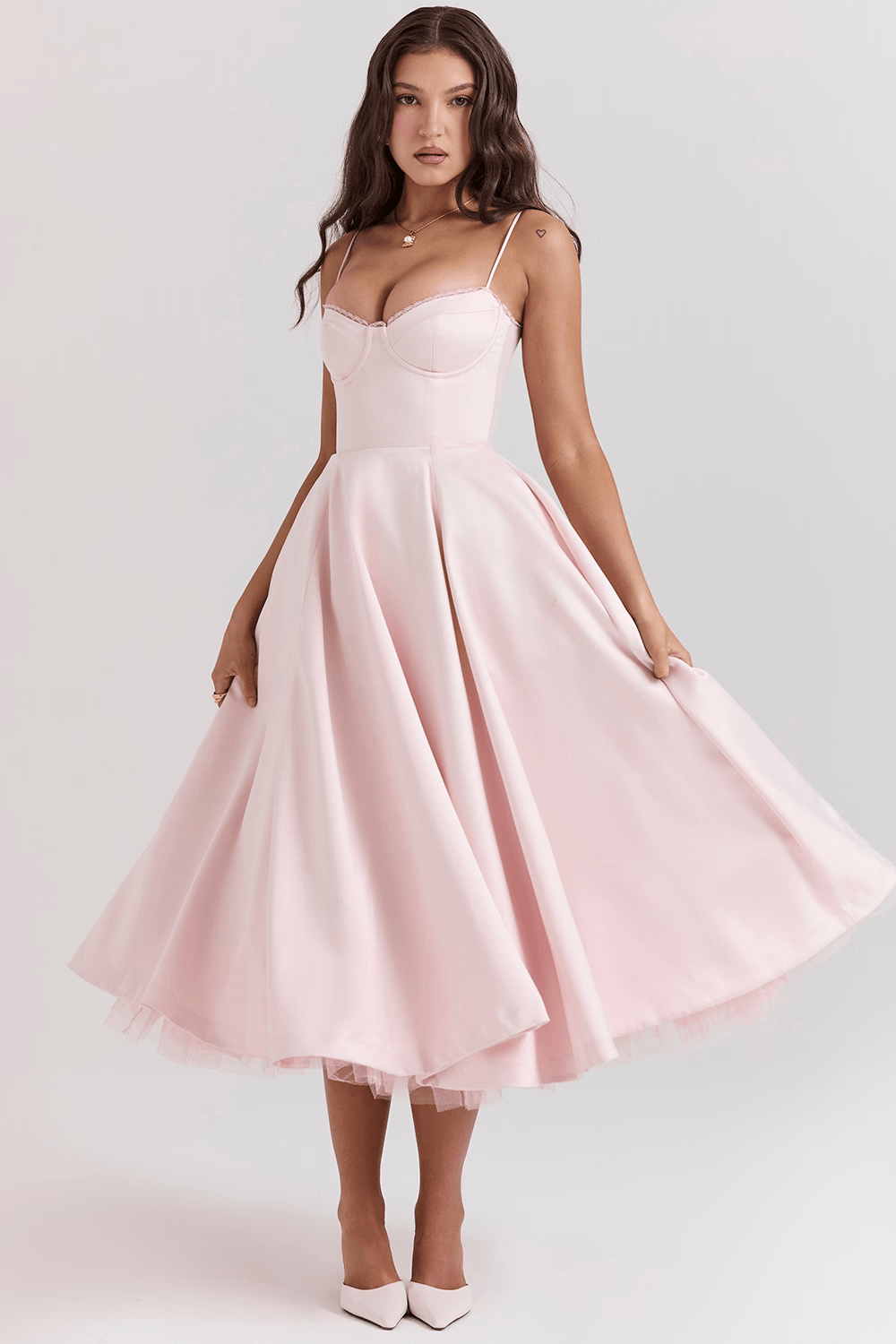 Lavinque Dress Robe Évasée | Satin | Élégance et Raffinement