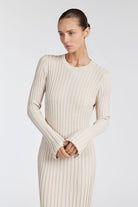 Lavinque Dress Robe Longue Côtelée | Beige | Minimaliste et Élégante