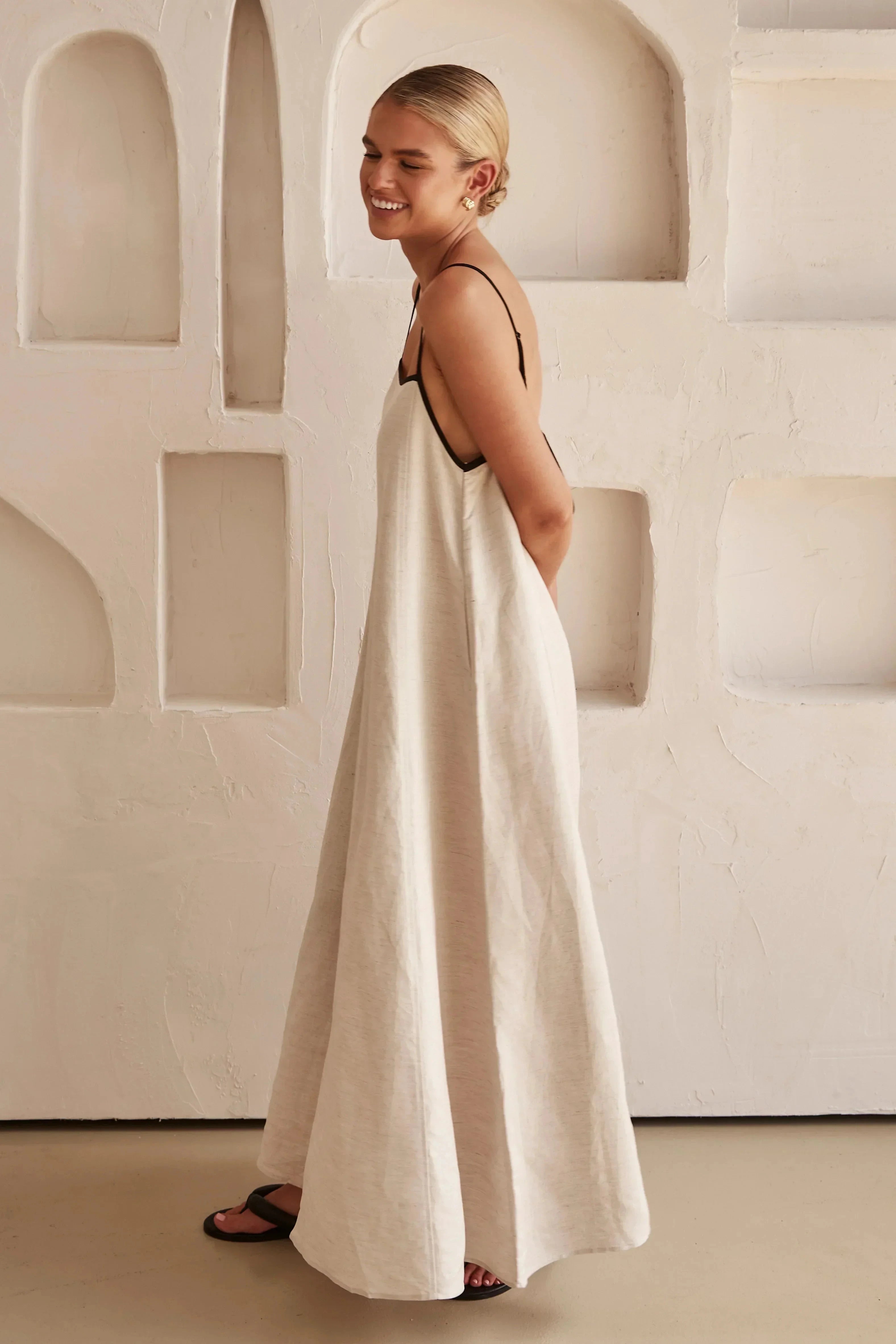 Lavinque Dress Robe Longue en Lin Minimaliste | Élégante | Légère et Naturelle